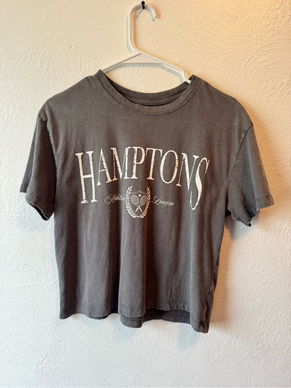 Hamptons Graphic Cropped Tee - Charcoal